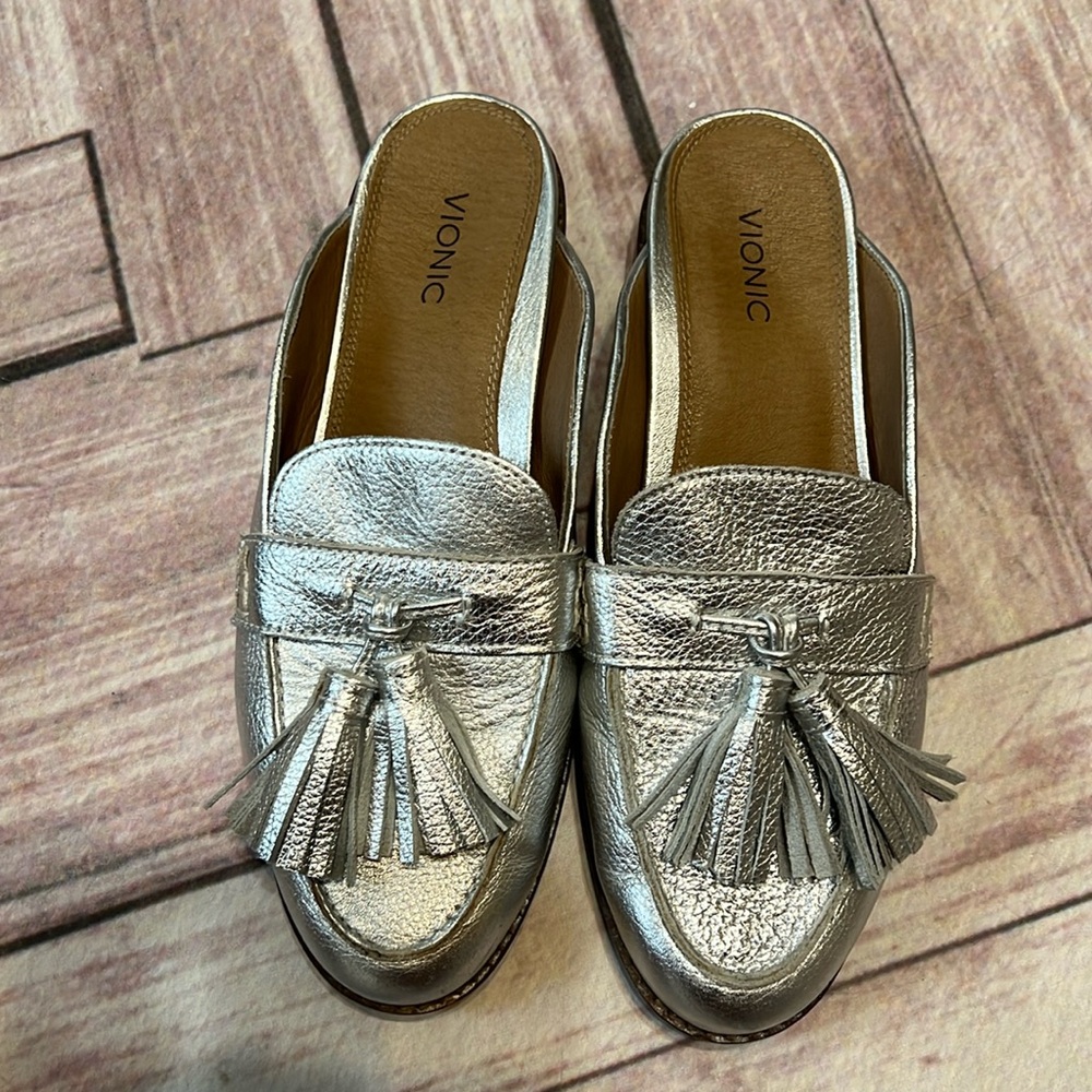 Vionic Reagan Leather Mules Womens 8 Silver Tassle Loafer Slip On Shoes